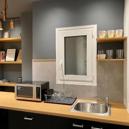 A Place 4U No10 - Garden-Level Getaway 2 Bedroom 2 Bathroom Apartment With Yard Athens Luaran gambar