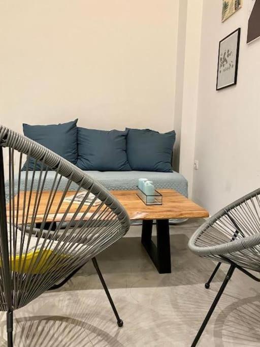 A Place 4U No10 - Garden-Level Getaway 2 Bedroom 2 Bathroom Apartment With Yard Athens Luaran gambar